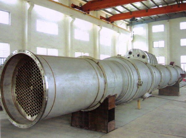 带塔顶冷凝器不锈钢高塔 带塔顶冷凝器不锈钢高塔